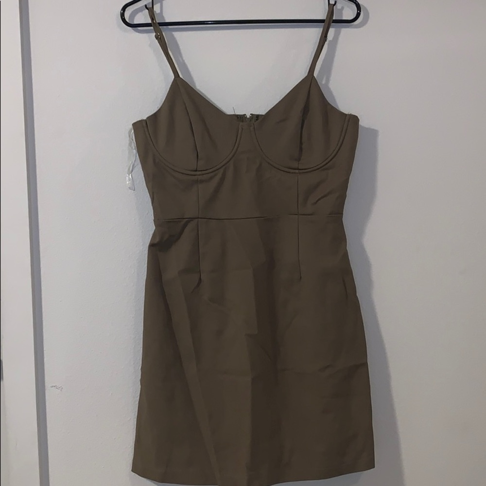GREEN DRESS